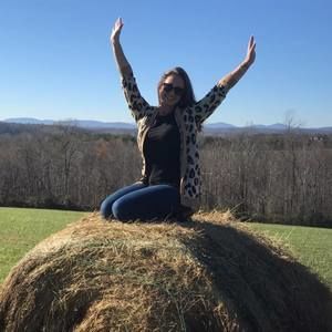 Meet your Posher, Leora